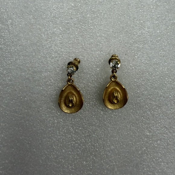 Vintage Gold colred cowboy hat earings with cubic zirconia - Picture 3 of 5